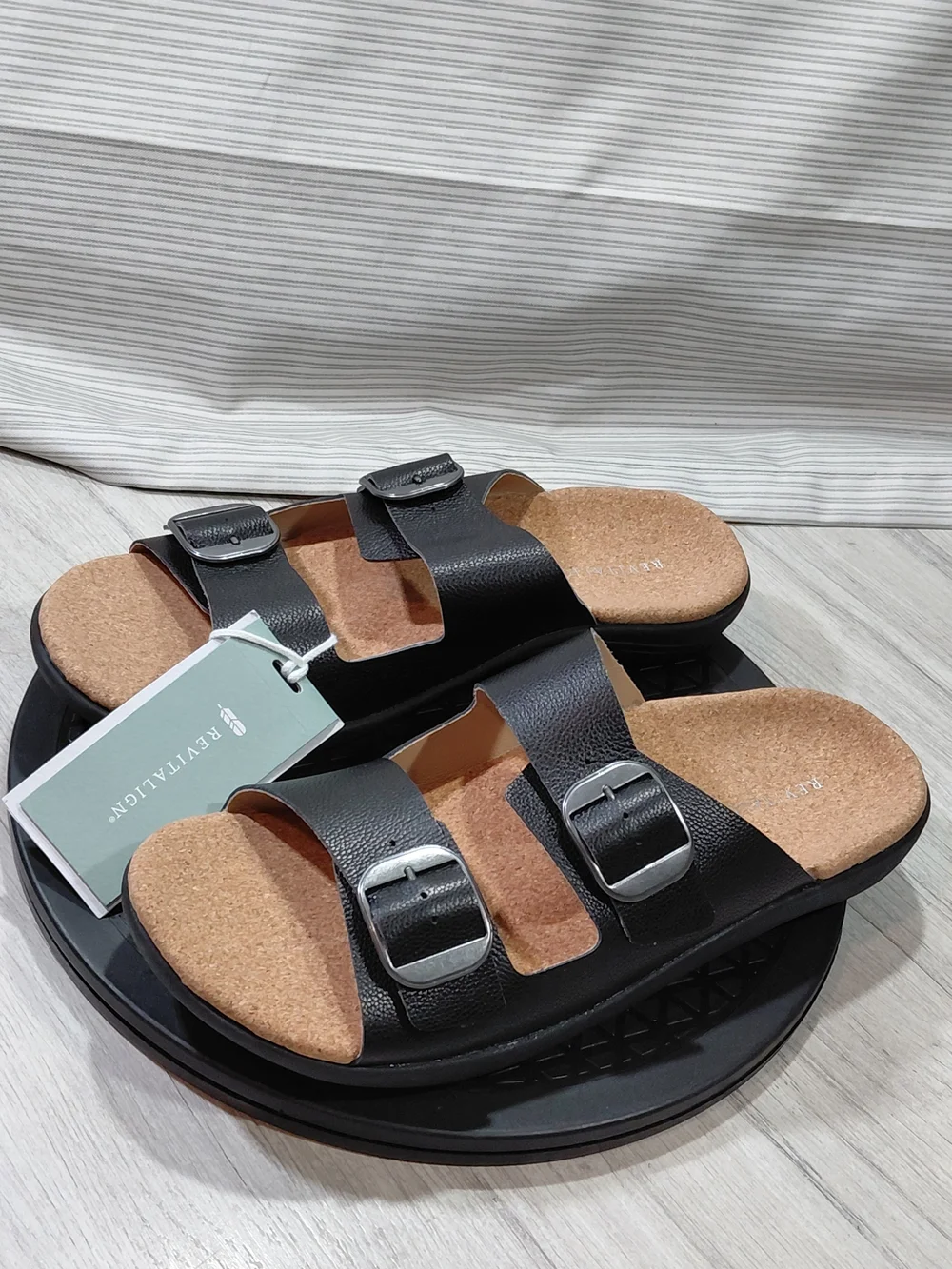 NWT REVITALIGN Mens Paxton Orthotic Black Buckle Cork Footbed Leather Sandal M10